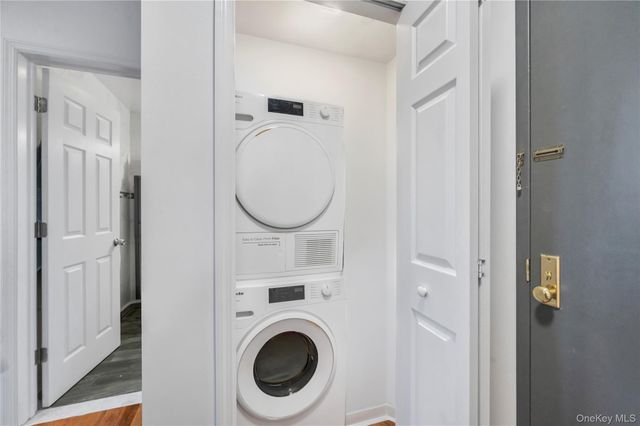 30-63 31st Street 301, Astoria, NY 11102