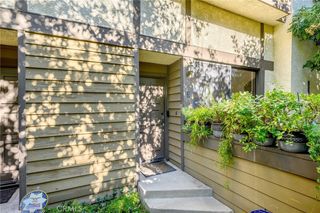 21145 Lassen 3, Chatsworth, CA 91311