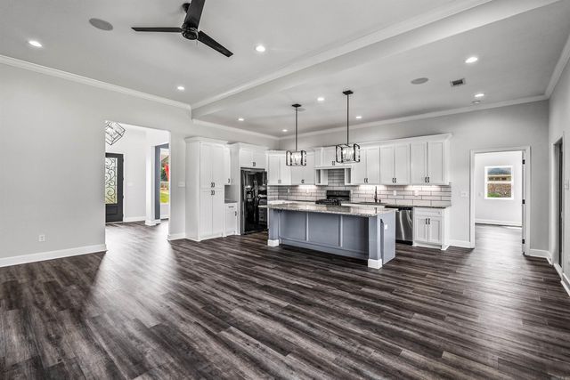 128 Plantation Drive, Mayflower, AR 72106
