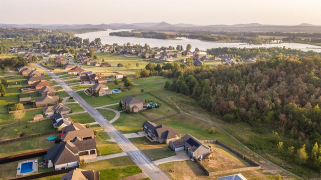 128 Plantation Drive, Mayflower, AR 72106