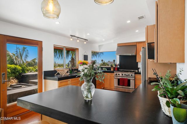 2285 El Jardin Avenue, Ventura, CA 93001