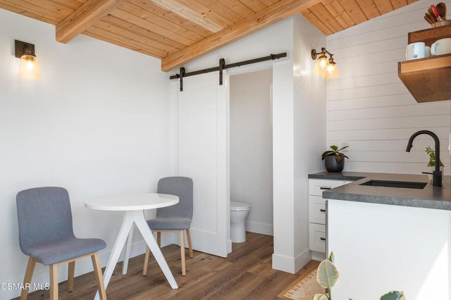 2285 El Jardin Avenue, Ventura, CA 93001