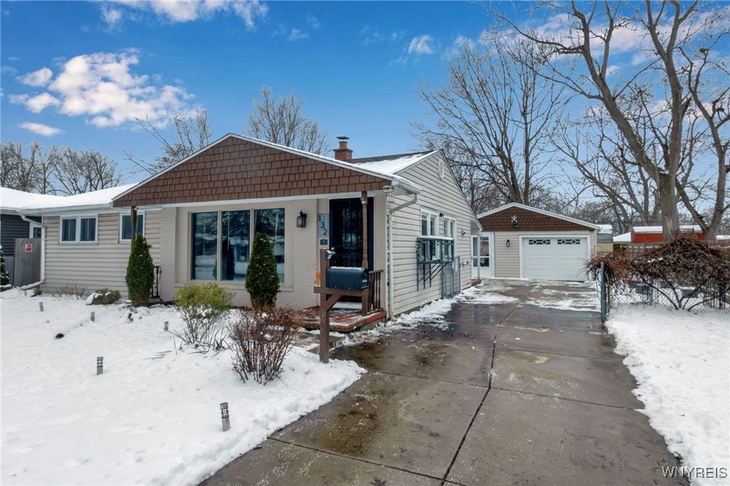 132 Overbrook Avenue, Tonawanda, NY 14150
