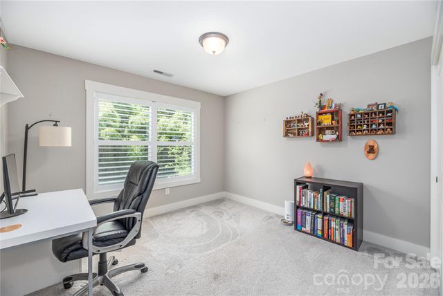 21 Crayton Park Drive, Asheville, NC 28803