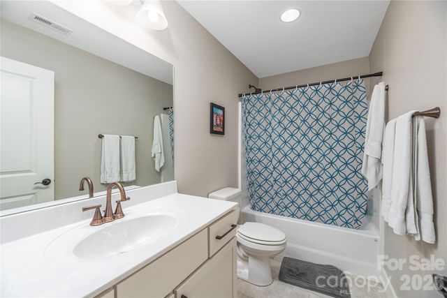 21 Crayton Park Drive, Asheville, NC 28803