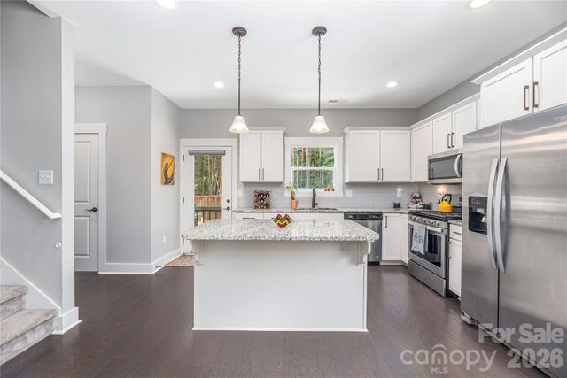21 Crayton Park Drive, Asheville, NC 28803