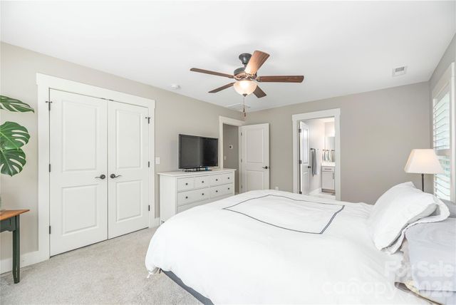 21 Crayton Park Drive, Asheville, NC 28803