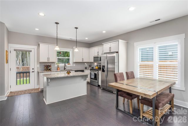 21 Crayton Park Drive, Asheville, NC 28803