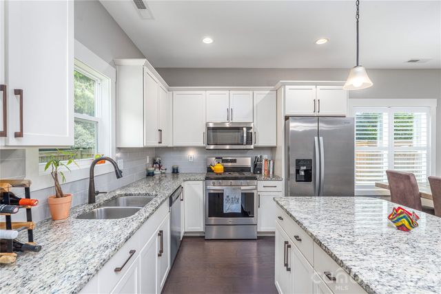 21 Crayton Park Drive, Asheville, NC 28803