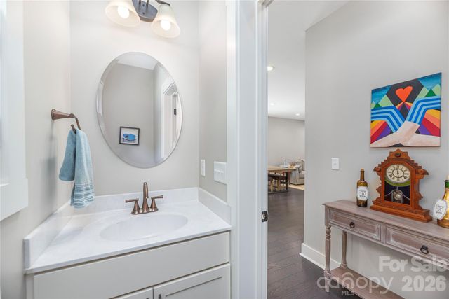 21 Crayton Park Drive, Asheville, NC 28803