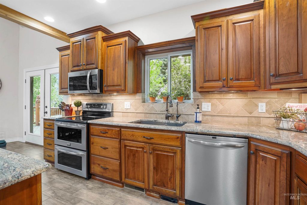 9 Autumn Blaze Lane, Salmon, ID 83467 photo 4