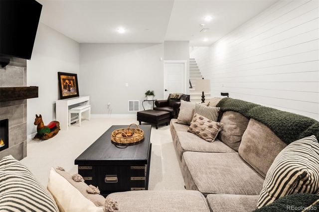 7008 Homeplace Point, Castle Rock, CO 80108