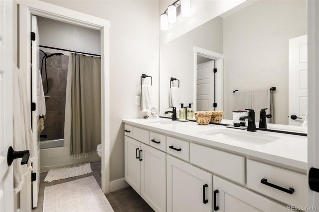 7008 Homeplace Point, Castle Rock, CO 80108