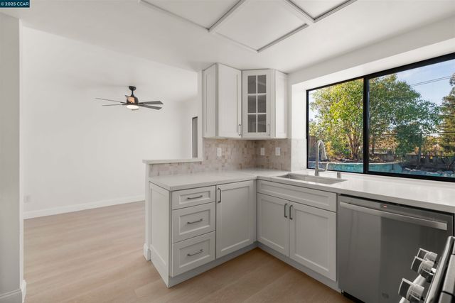 2214 Forsythia Way, Martinez, CA 94553