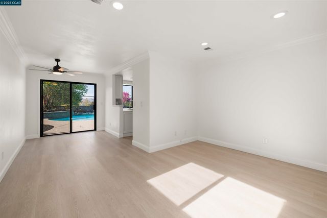 2214 Forsythia Way, Martinez, CA 94553