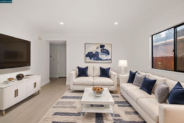 2214 Forsythia Way, Martinez, CA 94553