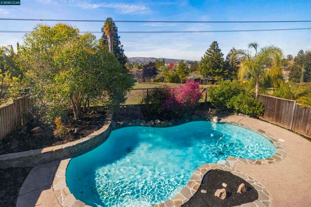 2214 Forsythia Way, Martinez, CA 94553
