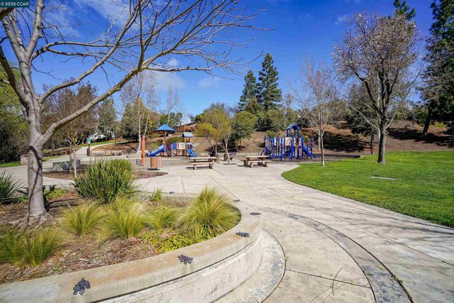 2214 Forsythia Way, Martinez, CA 94553