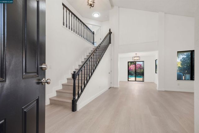 2214 Forsythia Way, Martinez, CA 94553