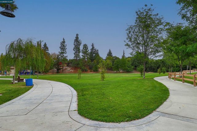 2214 Forsythia Way, Martinez, CA 94553