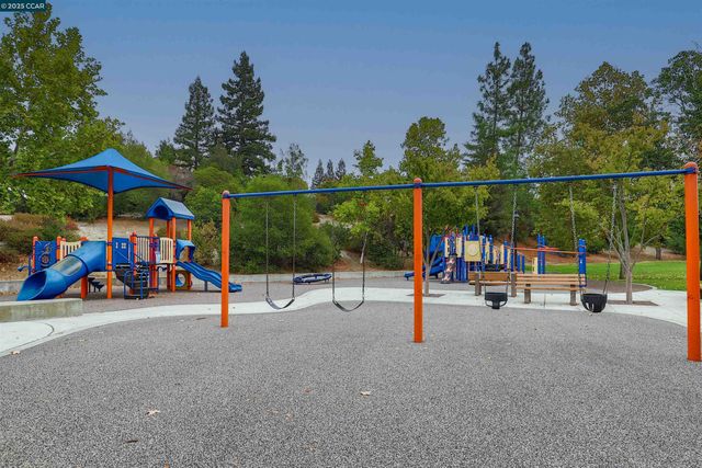 2214 Forsythia Way, Martinez, CA 94553