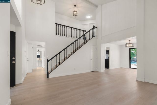 2214 Forsythia Way, Martinez, CA 94553