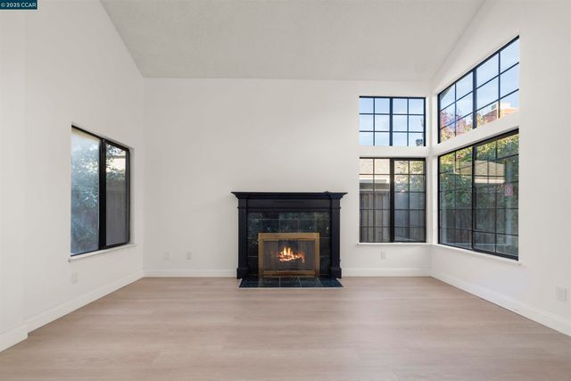 2214 Forsythia Way, Martinez, CA 94553