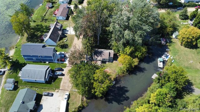 11639 Island Court, Hartland, MI 48353