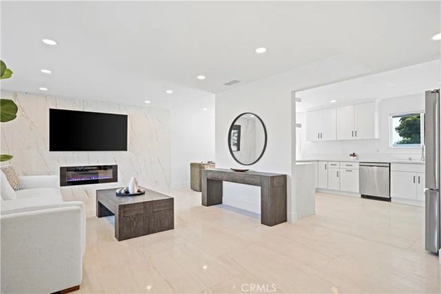 16265 Pine Avenue, Fontana, CA 92335