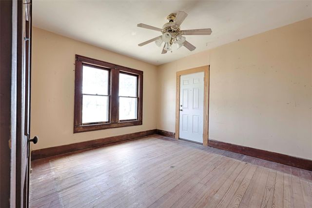 820 W Fairwinds Street, Hallettsville, TX 77964