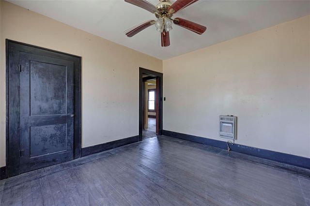 820 W Fairwinds Street, Hallettsville, TX 77964