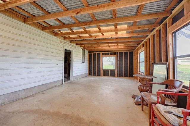 820 W Fairwinds Street, Hallettsville, TX 77964