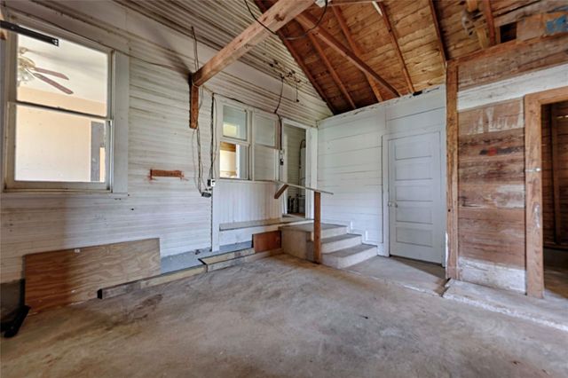 820 W Fairwinds Street, Hallettsville, TX 77964