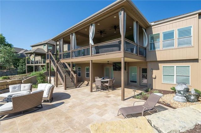 6472 N Whitetail Way, Parkville, MO 64152