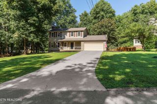 7805 Shadowood Drive, Knoxville, TN 37938