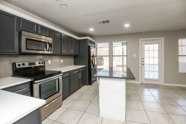 5600 Ainsdale Drive, Fort Worth, TX 76135