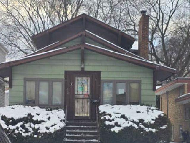 12218 Longwood Drive, Blue Island, IL 60406