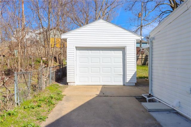 343 N VALLEY Street, Kansas City, KS 66102