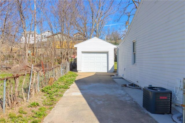 343 N VALLEY Street, Kansas City, KS 66102