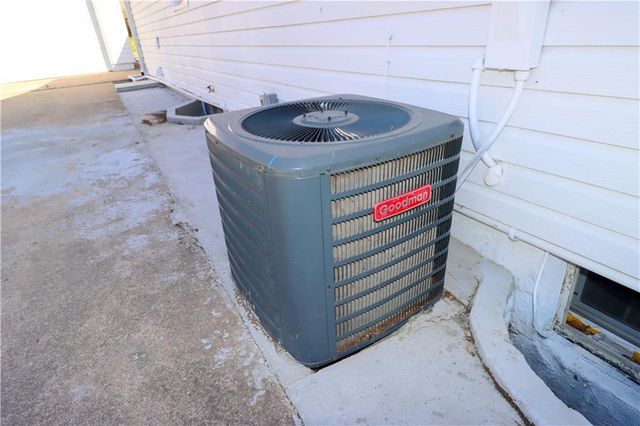 343 N VALLEY Street, Kansas City, KS 66102