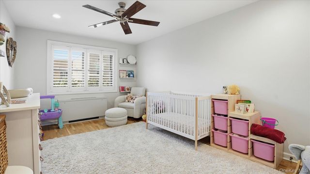 22 Park Place 4T, Great Neck, NY 11021