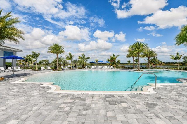 8065 NEVIS RUN, Bradenton, FL 34202