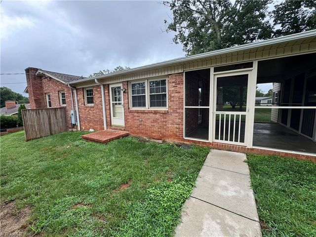503 Hampton Drive, King, NC 27021