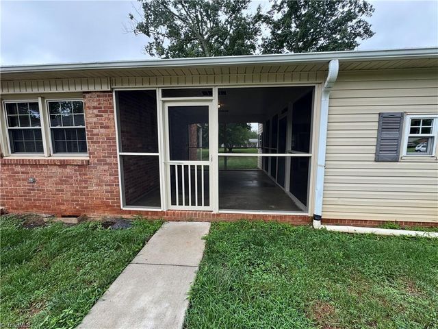 503 Hampton Drive, King, NC 27021