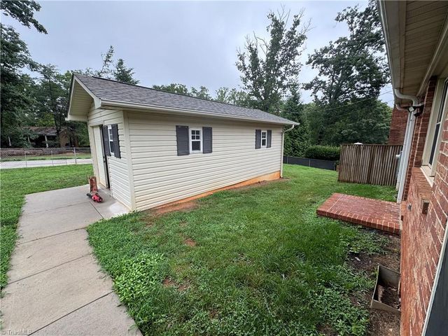 503 Hampton Drive, King, NC 27021