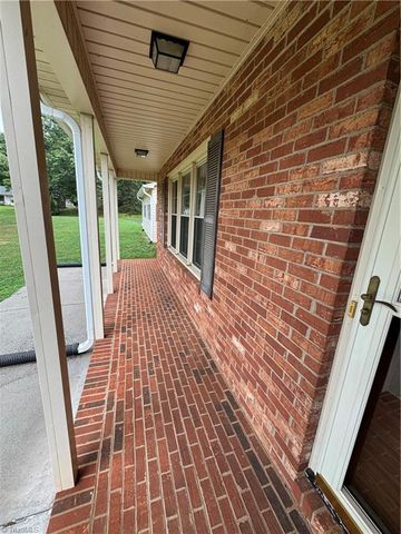 503 Hampton Drive, King, NC 27021