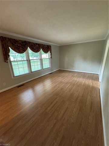 503 Hampton Drive, King, NC 27021