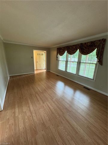 503 Hampton Drive, King, NC 27021