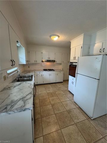 503 Hampton Drive, King, NC 27021