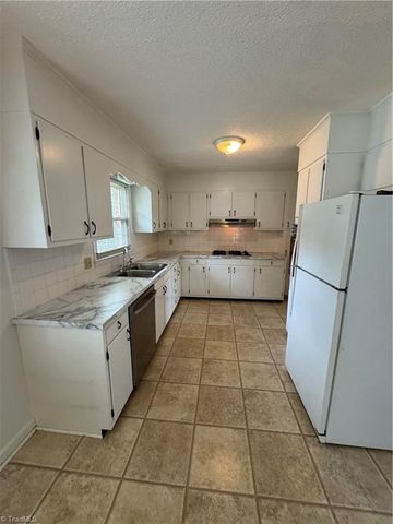 503 Hampton Drive, King, NC 27021